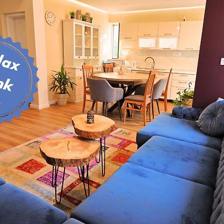 נובליה Central Single House With Parking-Top Location! מראה חיצוני תמונה