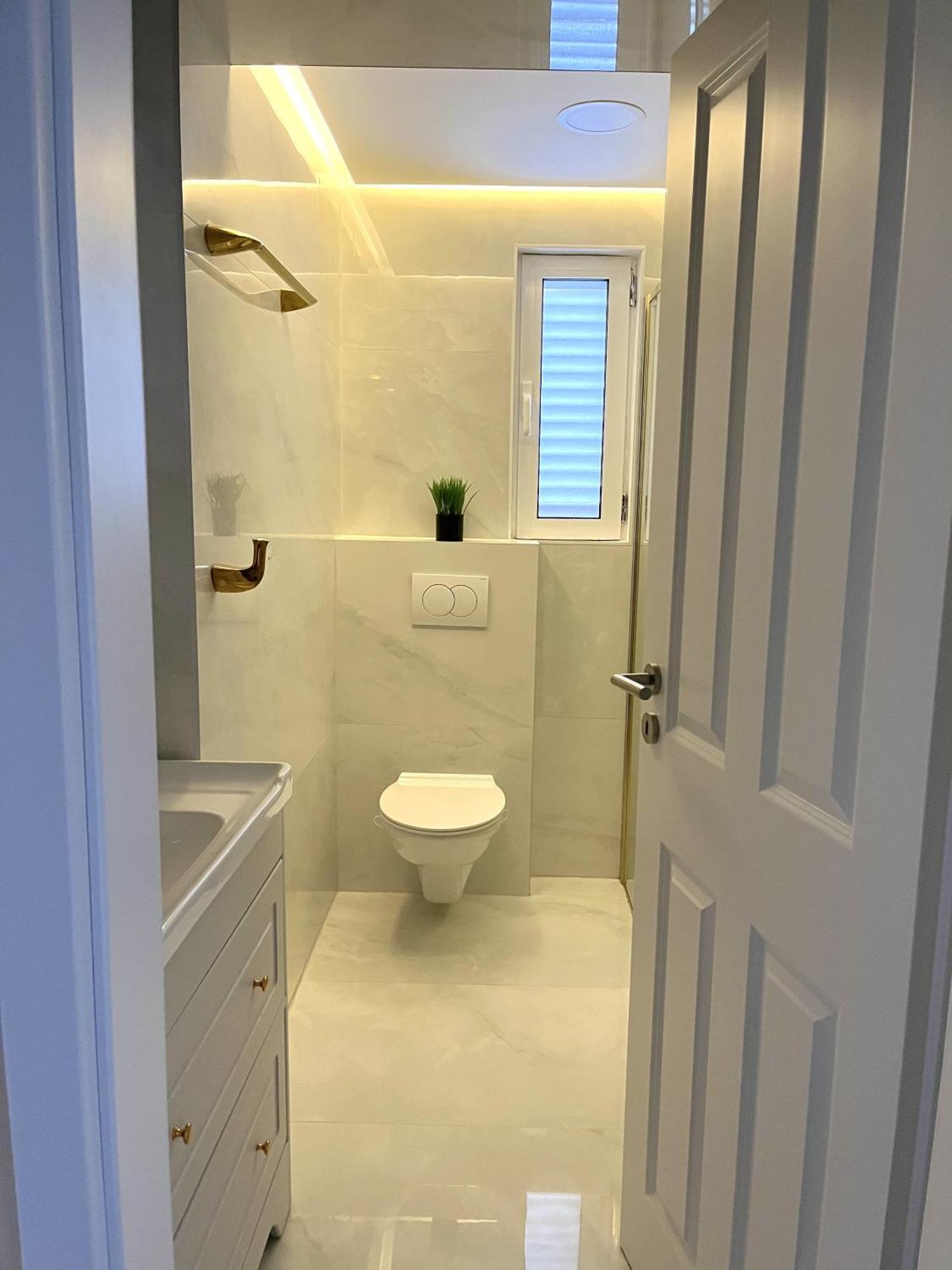 נובליה Central Single House With Parking-Top Location! מראה חיצוני תמונה