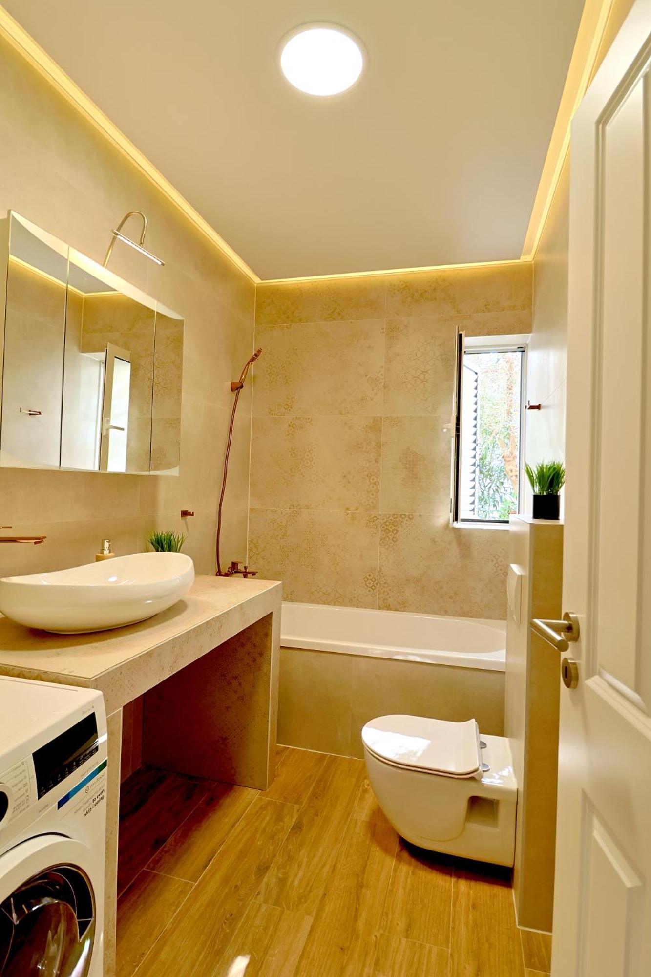 נובליה Central Single House With Parking-Top Location! מראה חיצוני תמונה