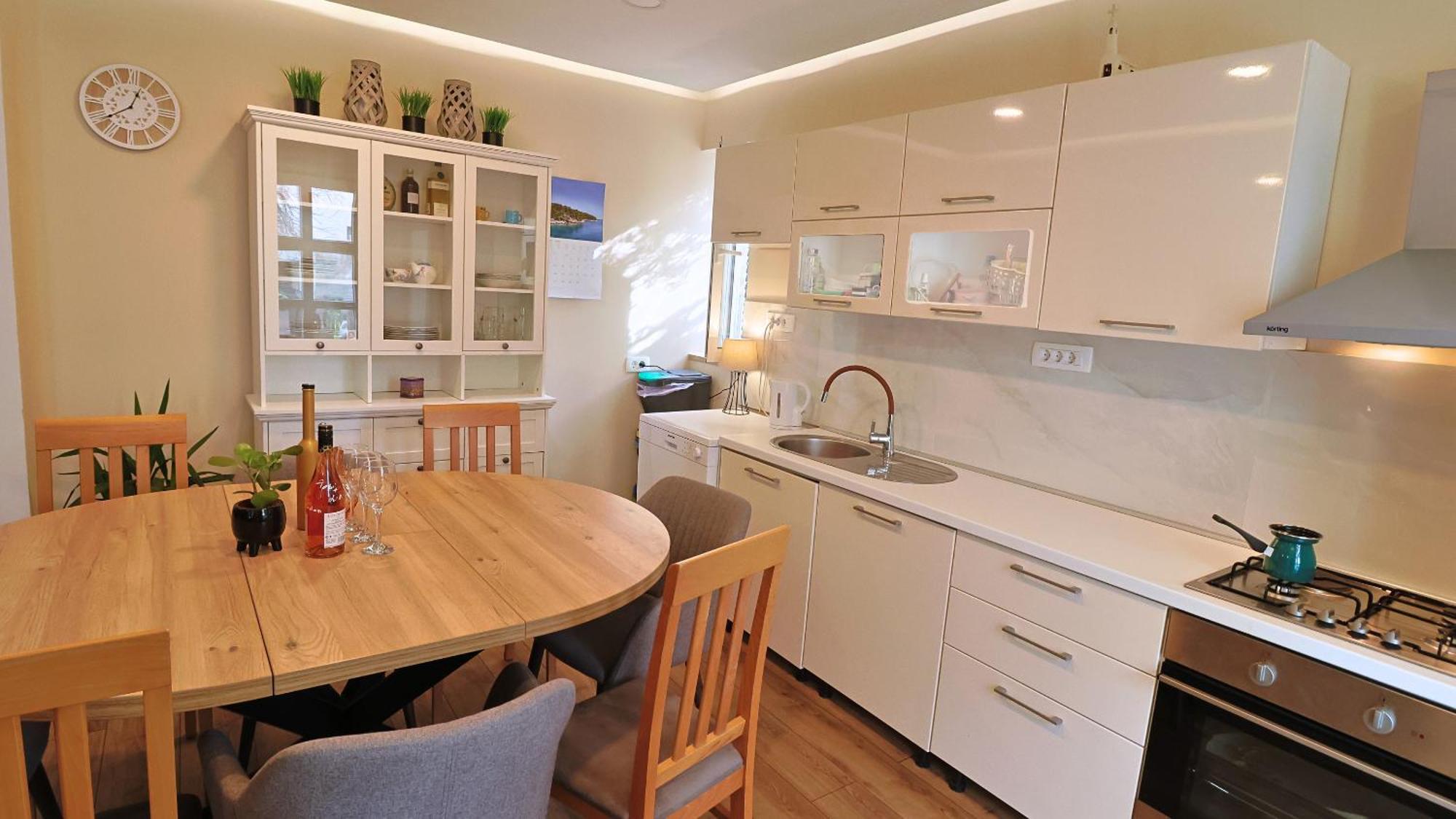 נובליה Central Single House With Parking-Top Location! מראה חיצוני תמונה
