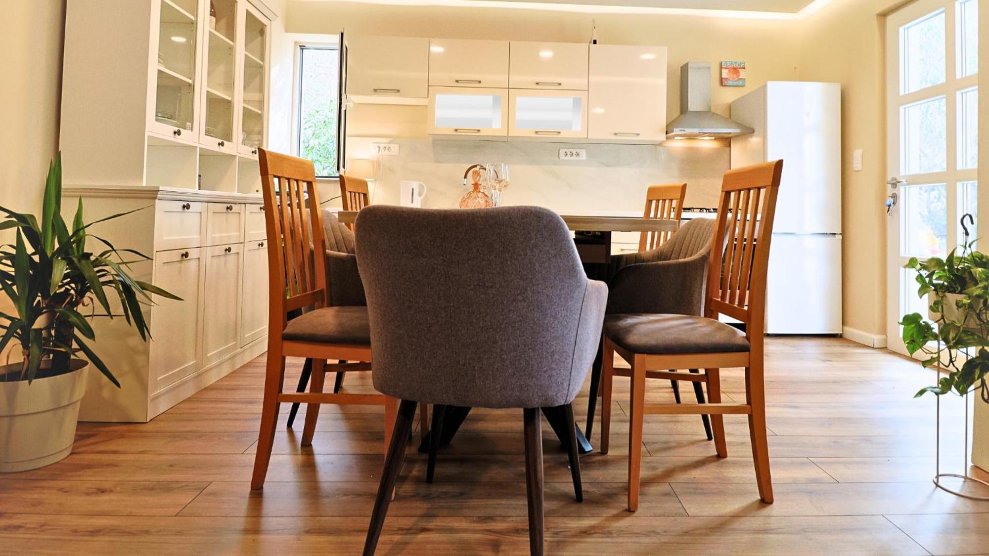 נובליה Central Single House With Parking-Top Location! מראה חיצוני תמונה