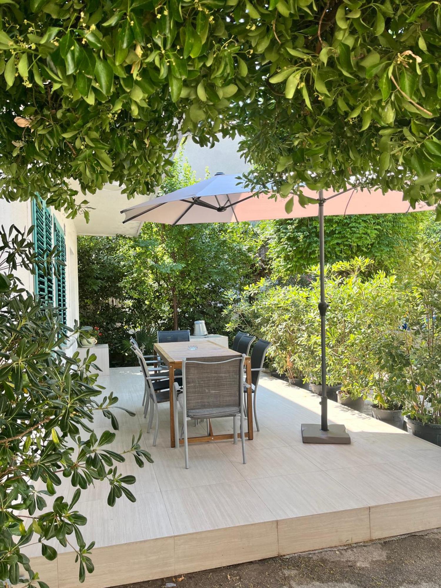 נובליה Central Single House With Parking-Top Location! מראה חיצוני תמונה